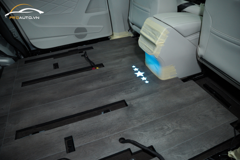 Độ sàn gỗ cho xe Volkswagen Viloran 