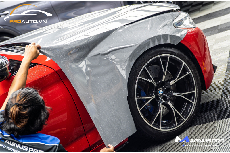 Thay đổi màu sơn và dán decal trên xe