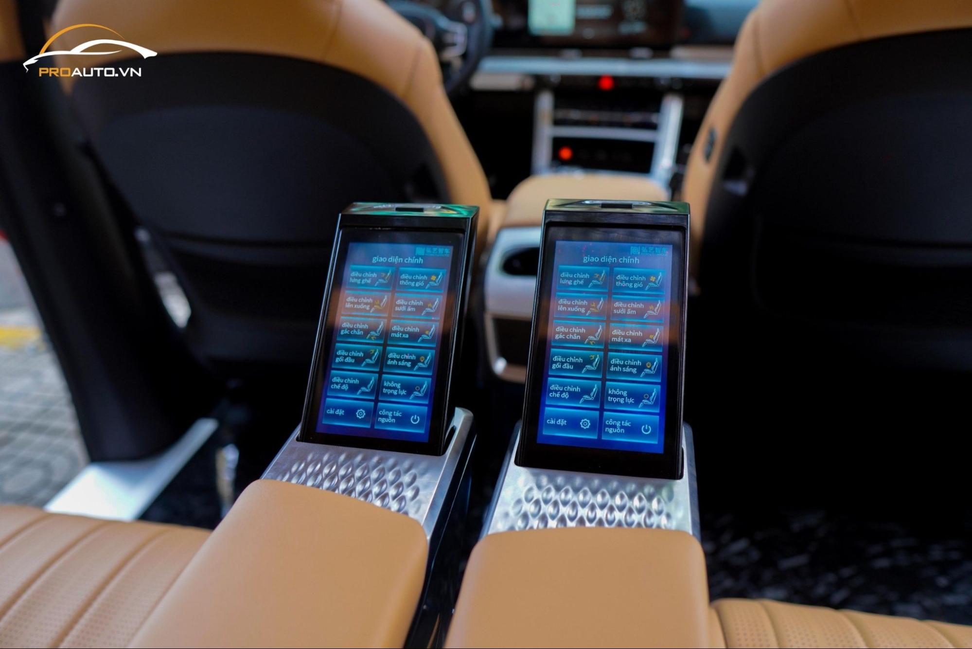 Màn hình cảm ứng có dòng chữ Hongyi Auto và có logo Hongyi mượt mà, không giật lag