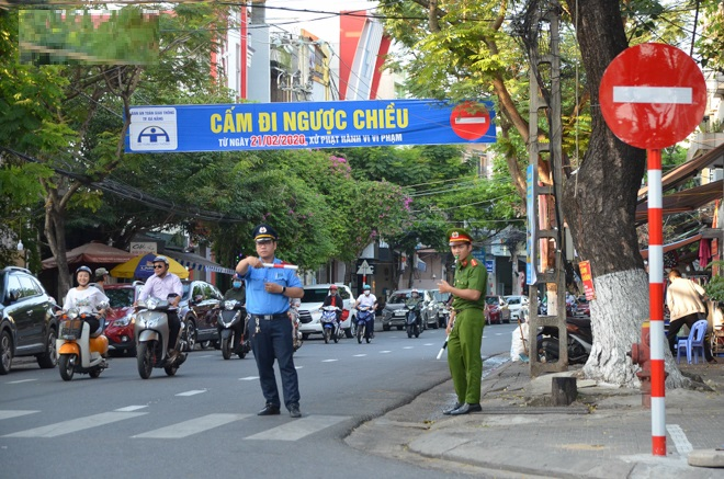 Biển báo cấm đi ngược chiều là gì?