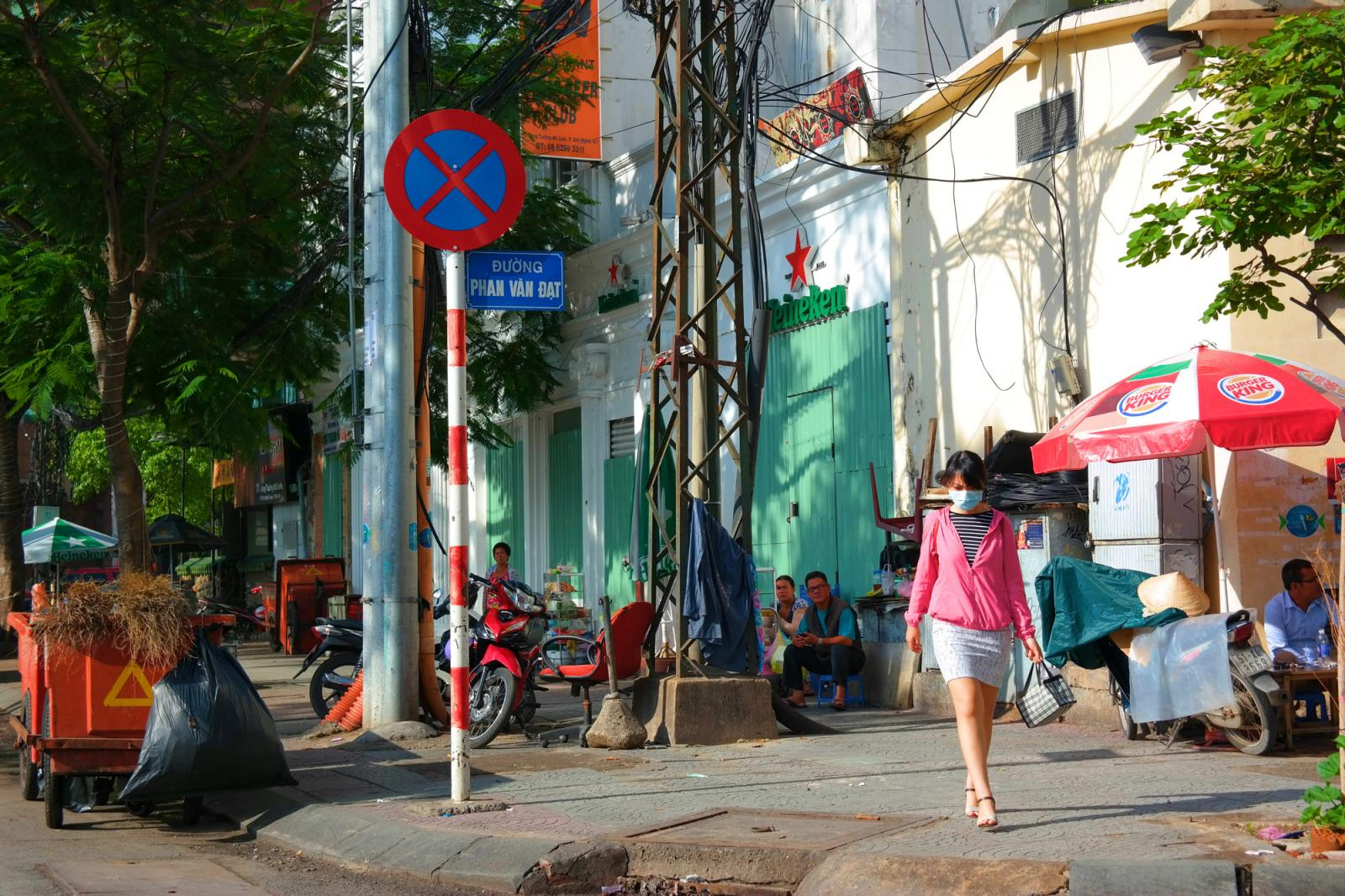 Những khu vực xuất hiện báo cấm dừng cấm đỗ xe