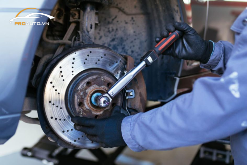 Quy trình vệ sinh bố thắng của xe ô tô