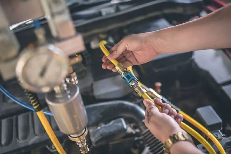 Tại sao cần vệ sinh buồng đốt ô tô?