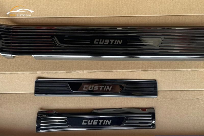 Ốp chống trầy bậc cửa Hyundai Custin 2024 - Ảnh 3