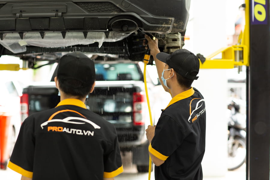 Gầm xe dễ bị oxi hóa, gỉ sét, ăn mòn