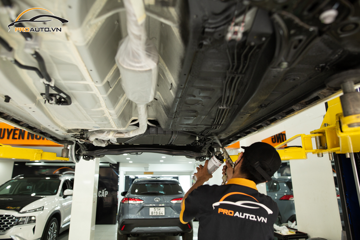 Sơn phủ gầm xe Vinfast Lux A2.0