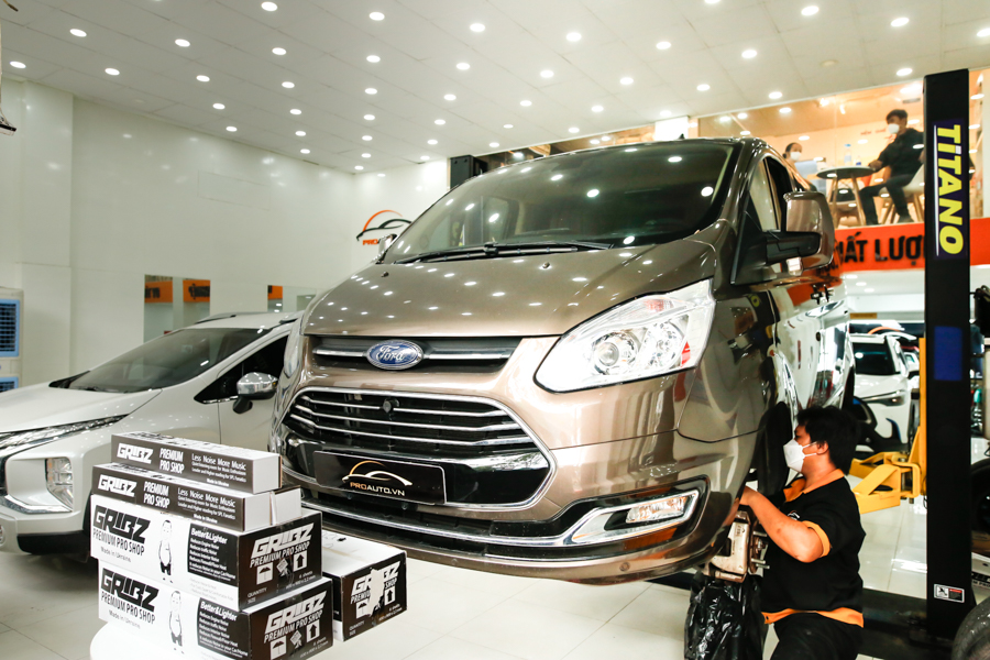 Cách âm xe Ford Tourneo là giải pháp nâng cáo hiệu quả chống ồn tốt nhất cho xe