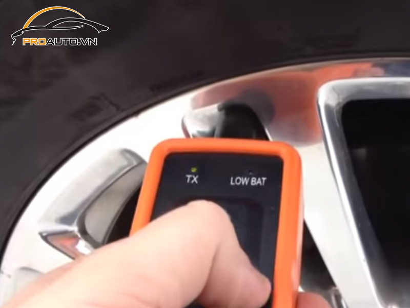 Lắp Cảm Biến Áp Suất Lốp Cho Xe Chevrolet Cruze