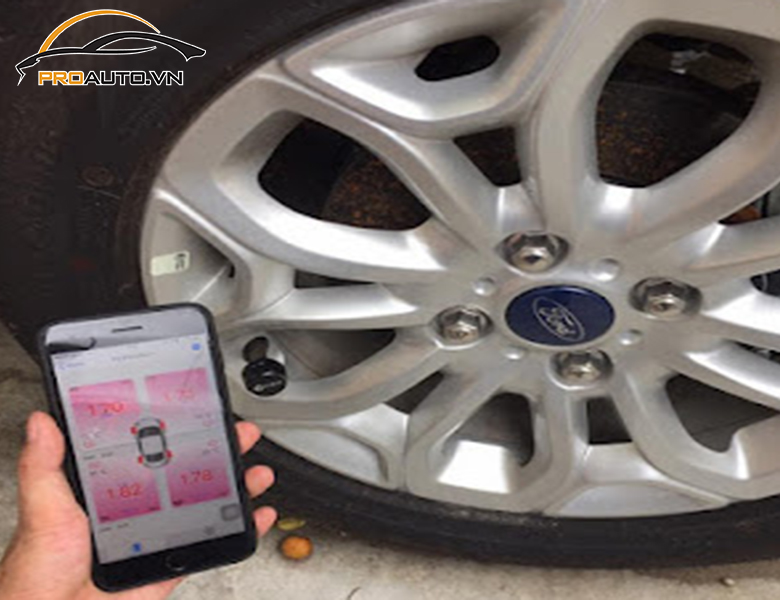 Lắp Cảm Biến Áp Suất Lốp Cho Xe Ford EcoSport