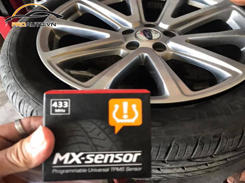 Lắp Cảm Biến Áp Suất Lốp Cho Xe Ford Explorer