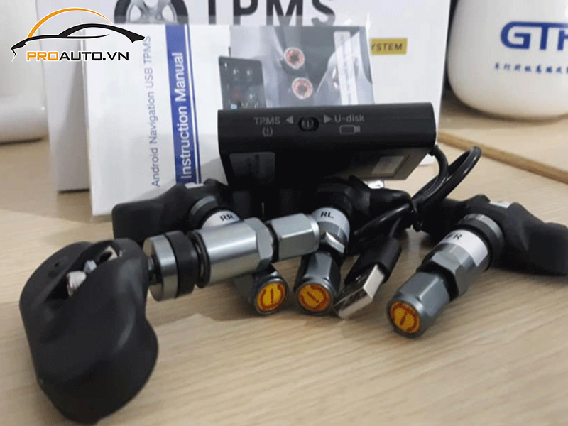 Lắp cảm biến áp suất lốp cho xe Toyota Fortuner