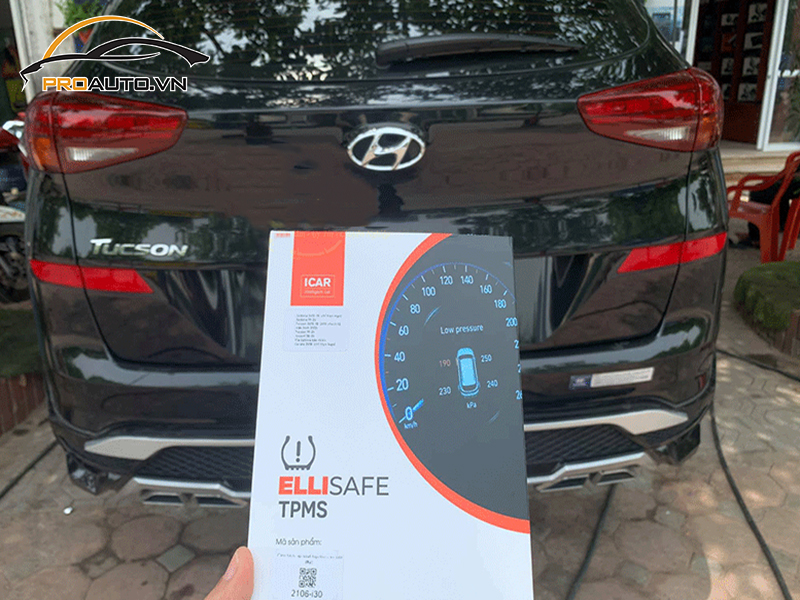 Lắp cảm biến áp suất lốp cho xe Hyundai Tucson