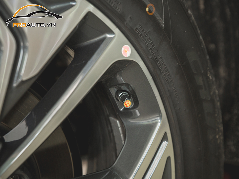 Lắp Cảm Biến Áp Suất Lốp Cho Xe Nissan Urvan