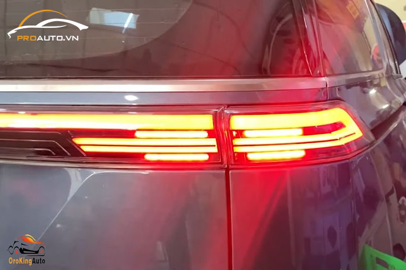 Cụm đèn hậu phong cách “Porsche”