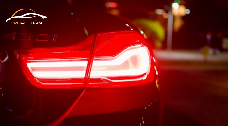 Độ đèn lùi xe ô tô