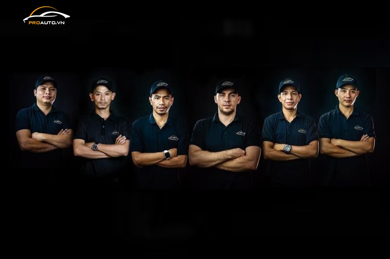 Đội ngũ kỹ thuật viên chuyên nghiệp tại PROAUTO.VN