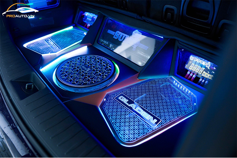 Nâng cấp âm thanh cho xe Hyundai Custin 2024