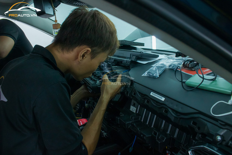 Thi công nâng cấp màn hình Android Gotech tại ProAuto.vn