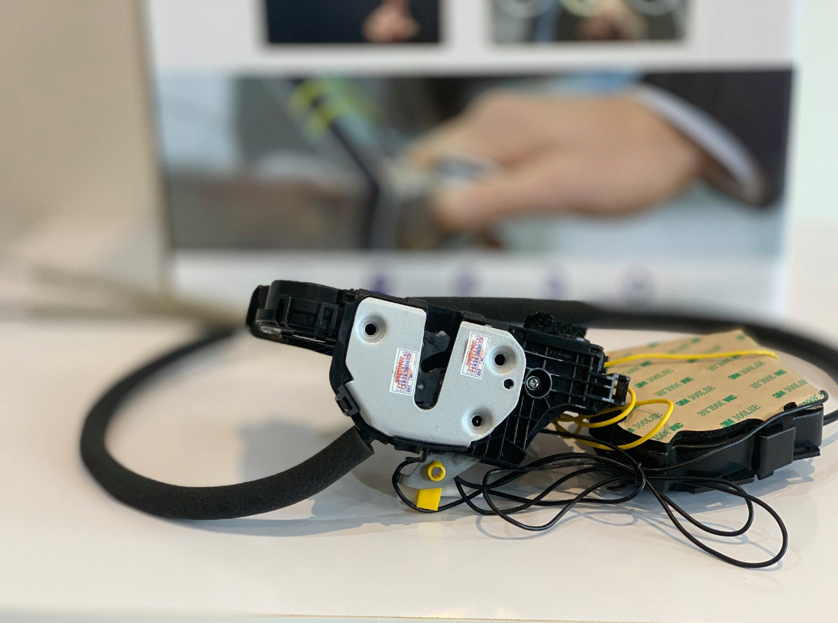 Độ cửa hít ô tô xe Hyundai Santafe