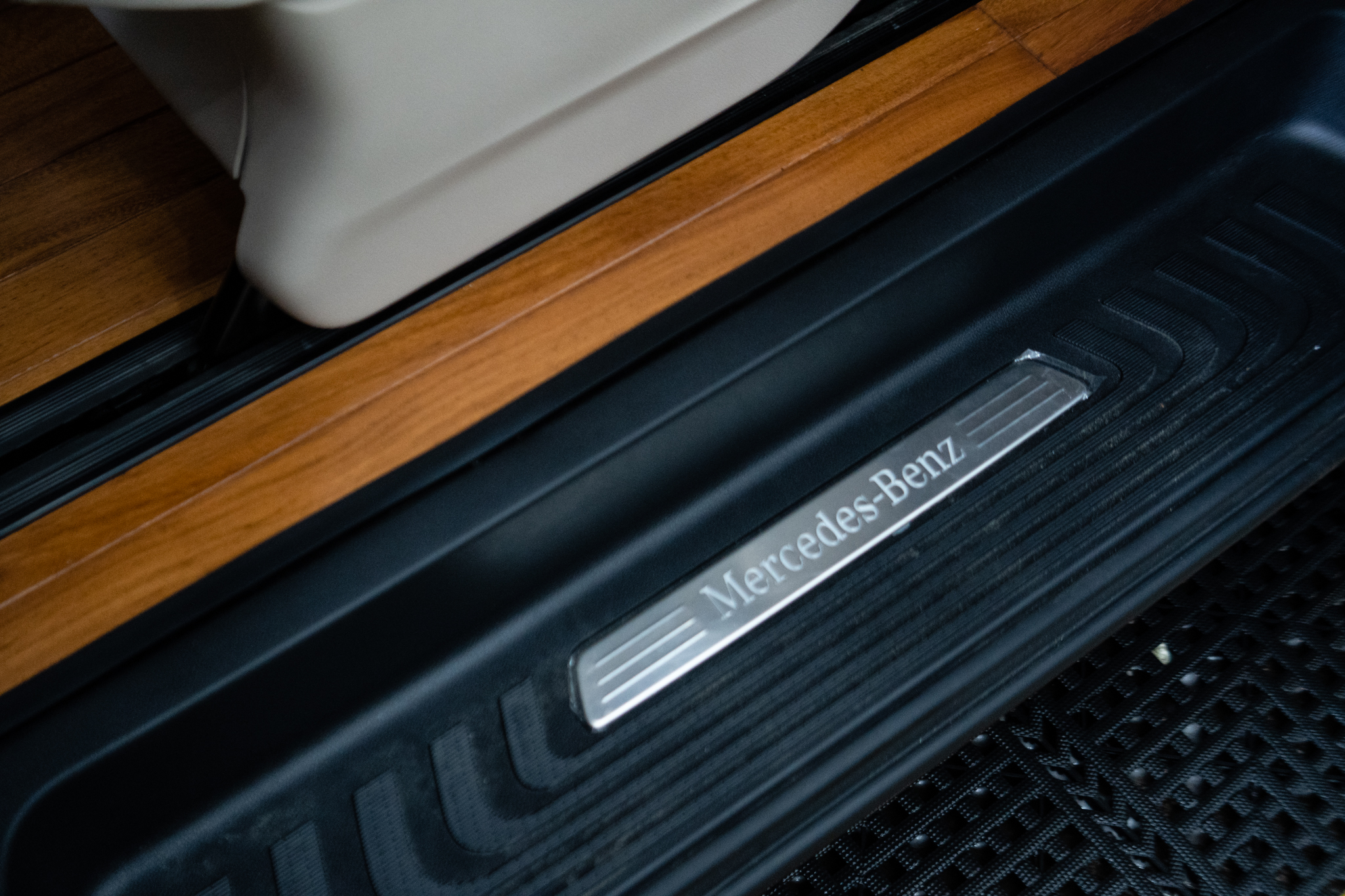 Lót sàn gỗ xe Mercedes V250
