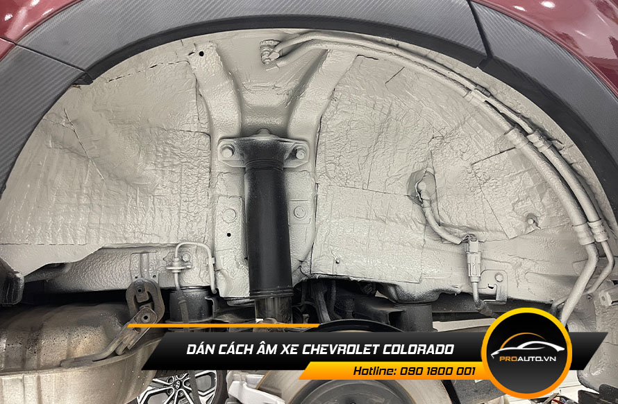Cách âm vị trí hốc bánh xe Chevrolet Colorado