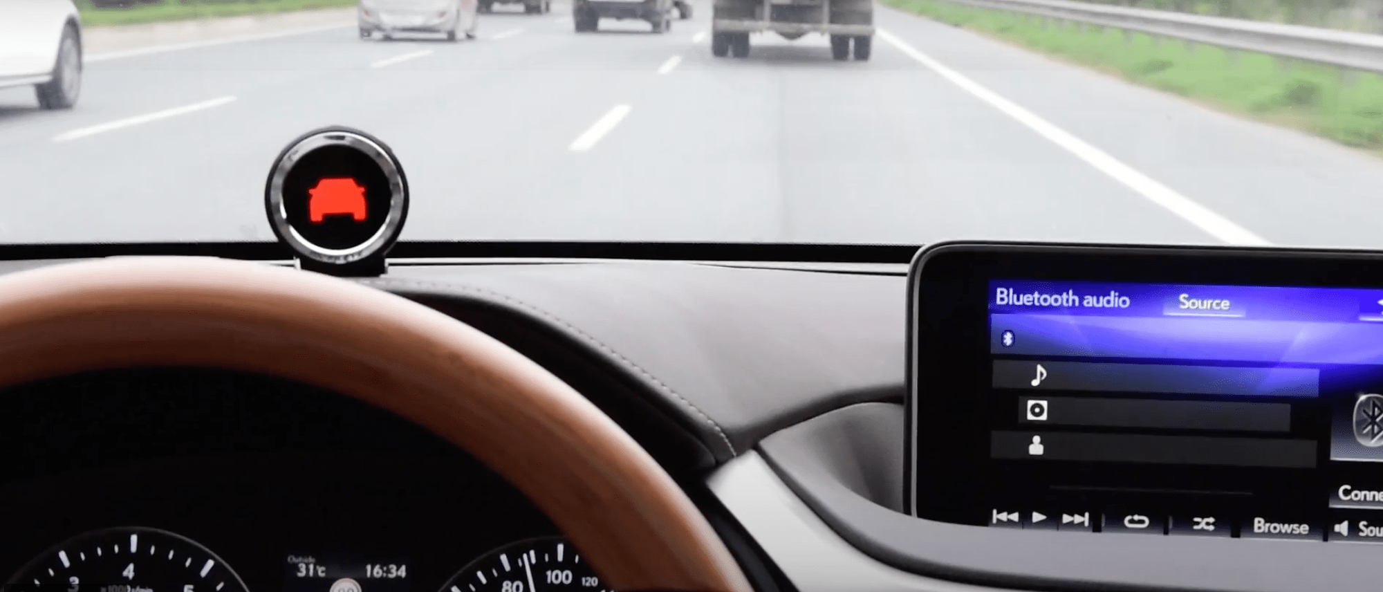 Cảnh báo va chạm với người đi bộ, đi xe