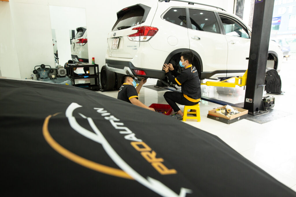 Dán cách âm xe Subaru Forester