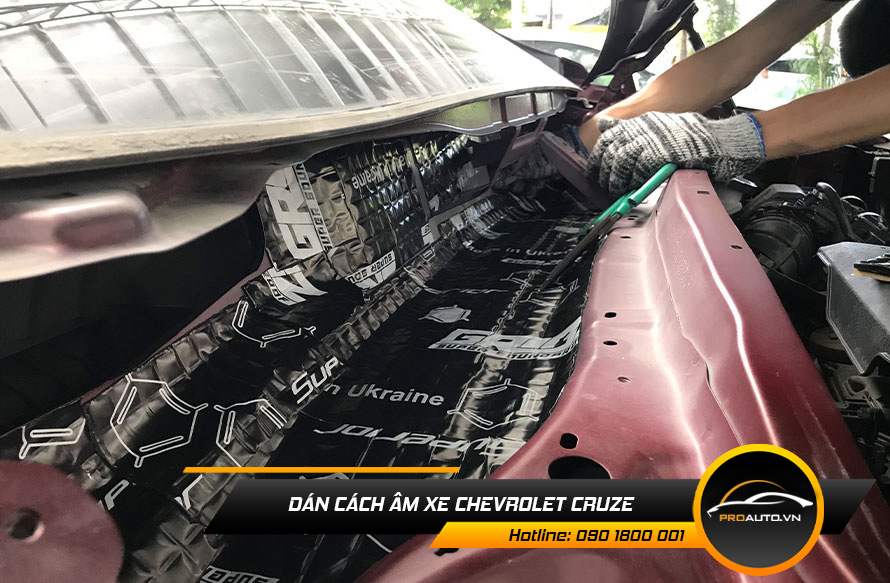 Cách âm vị trí hốc bánh xe Chevrolet Cruze