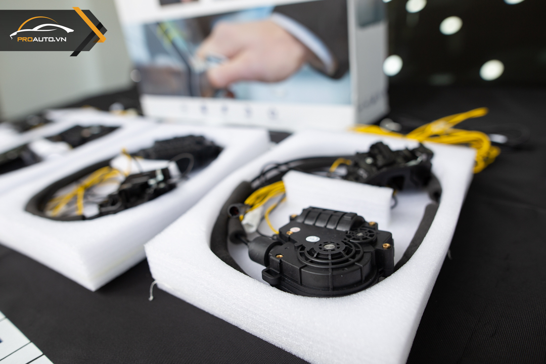 Độ cửa hít ô tô xe Honda Jazz