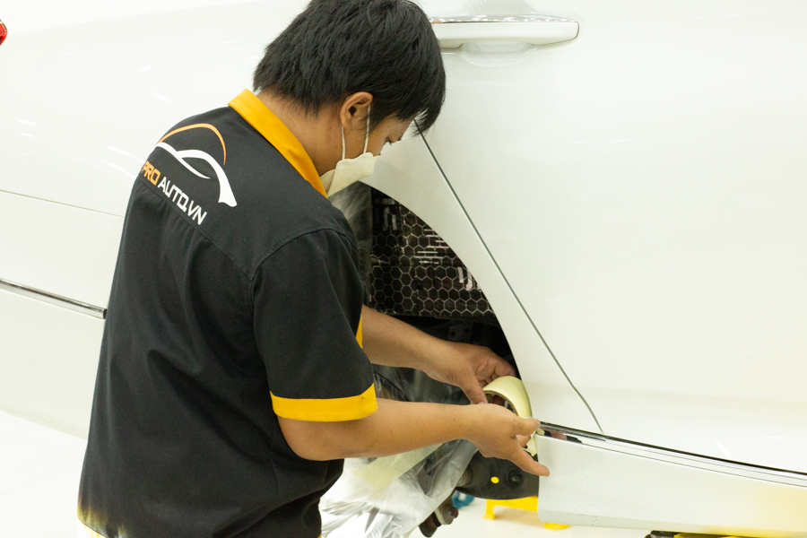 Dán cách âm chống ồn xe Accord vị trí hốc bánh