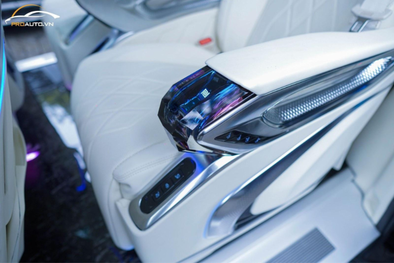 Độ ghế Limousine HongYi vừa an toàn vừa đem lại tính thẩm mỹ cao