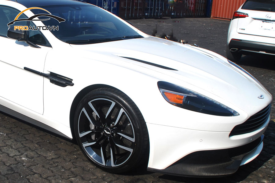 Độ mâm xe Aston Martin Vanquish phong cách thể thao mạnh mẽ 