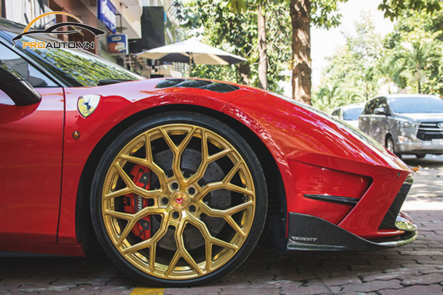 Do mam FERRARI 488 GTB Hinh 5