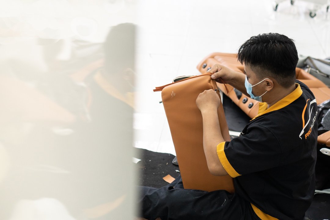 Thi công bọc da tại Proauto.vn