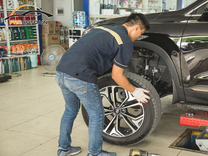 Lắp cảm biến áp suất lốp cho xe Honda CRV