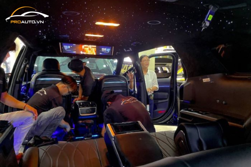 Kia Carnival độ limousine với đội ngũ kỹ thuật hơn 10 năm kinh nghiệm