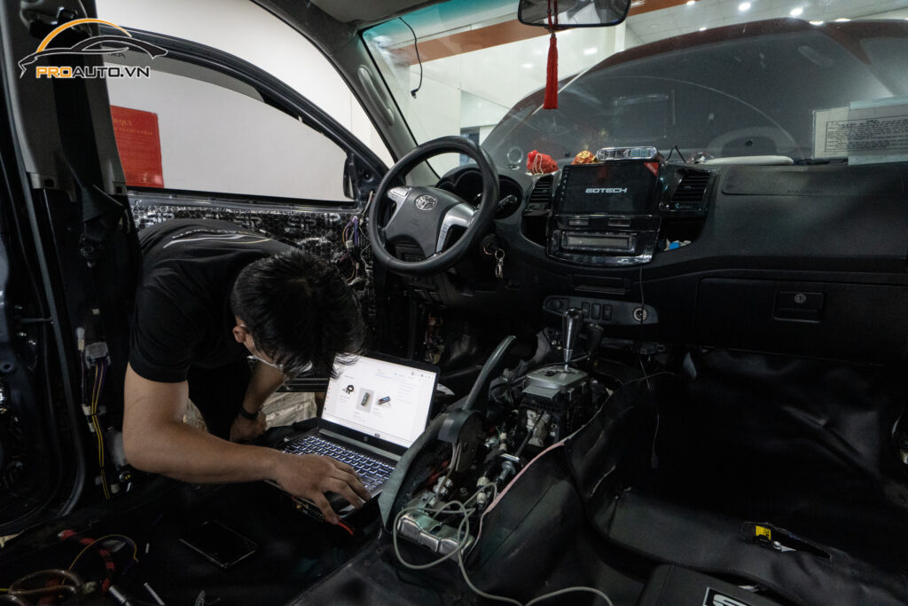 Thi công nâng cấp âm thanh xe ô tô tại Proauto.vn