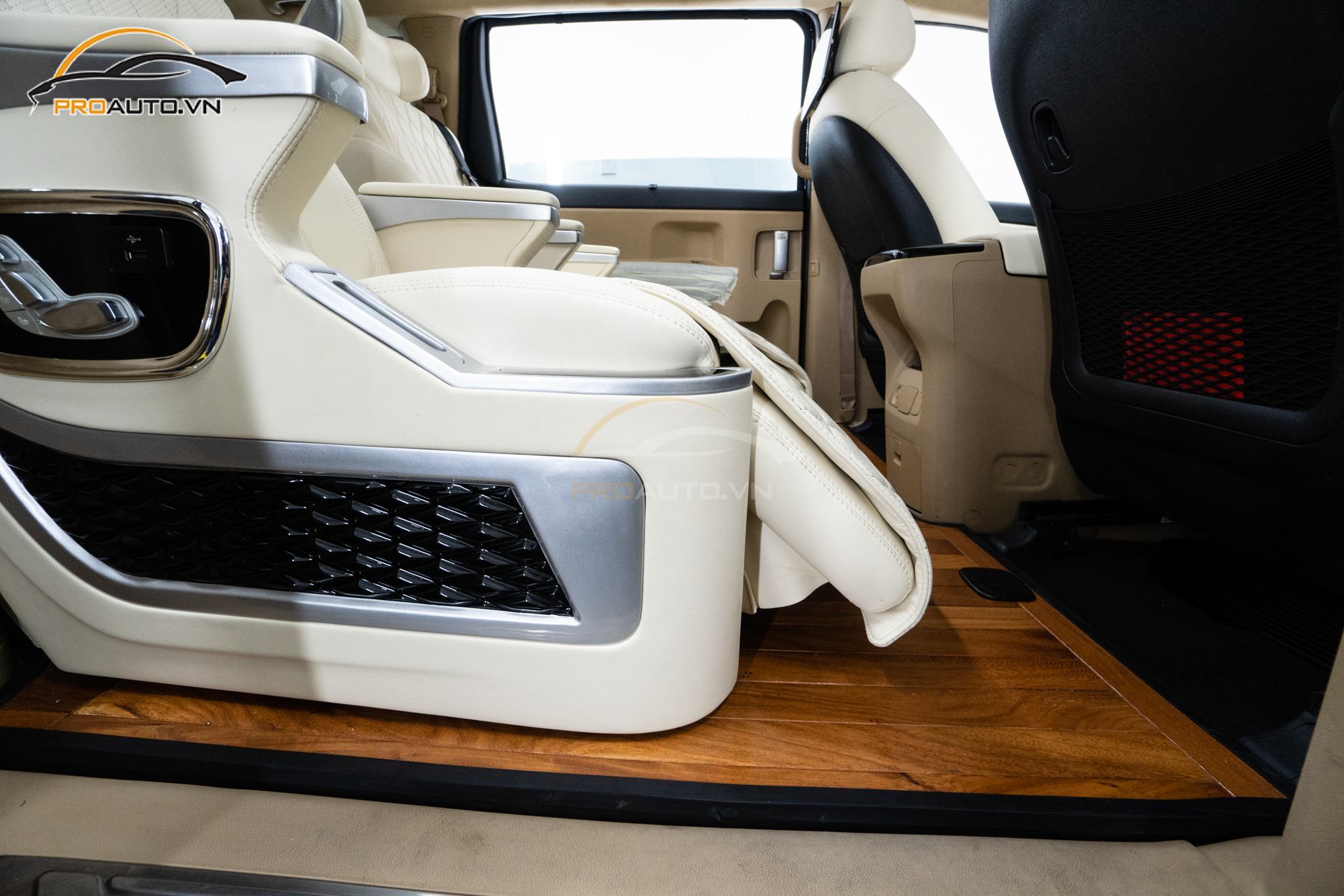 Độ ghế limousine xe ô tô tại Proauto.vn