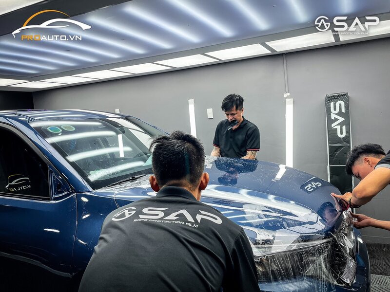 Thi công dán PPF xe hơi tăng giá trị cho xế hộp