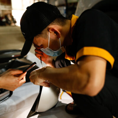 Thi cong man hinh android o to 2 2