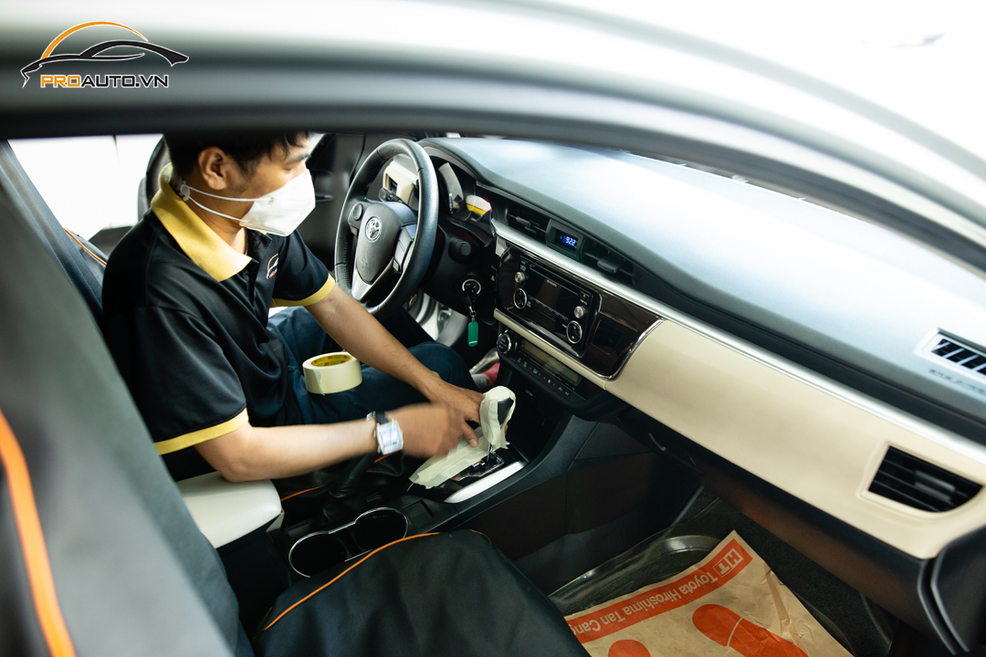 Lắp đặt màn hình Zestech chuyên nghiệp tại Proauto.vn