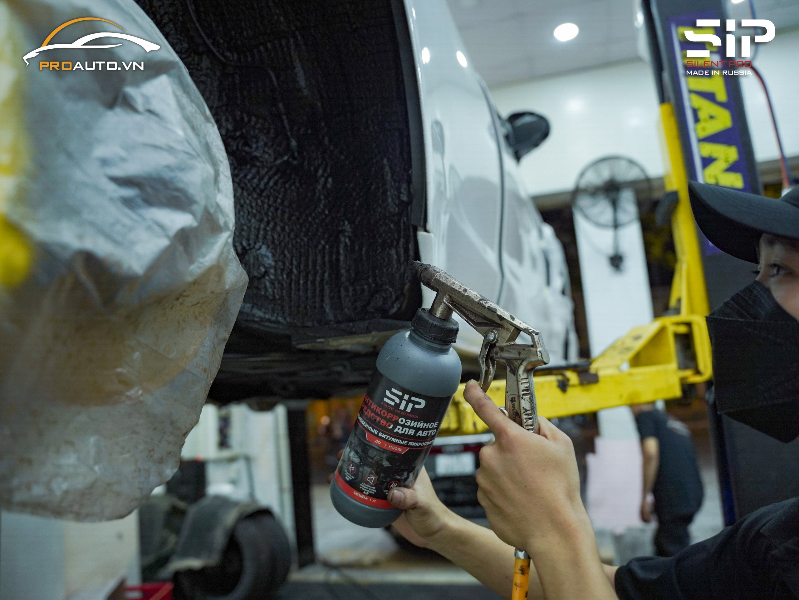 Thi công phủ hốc bánh xe ô tô