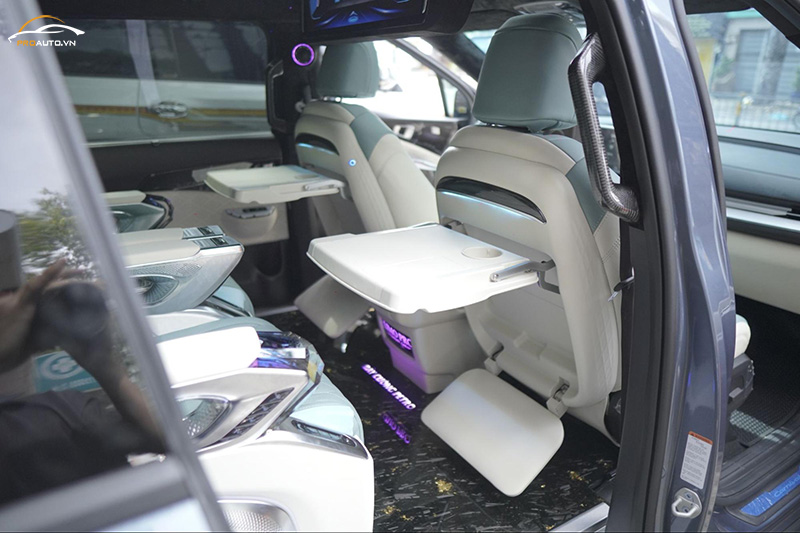 Bàn ăn chỉnh điện/ cơ cho xe Hyundai Custin 2024