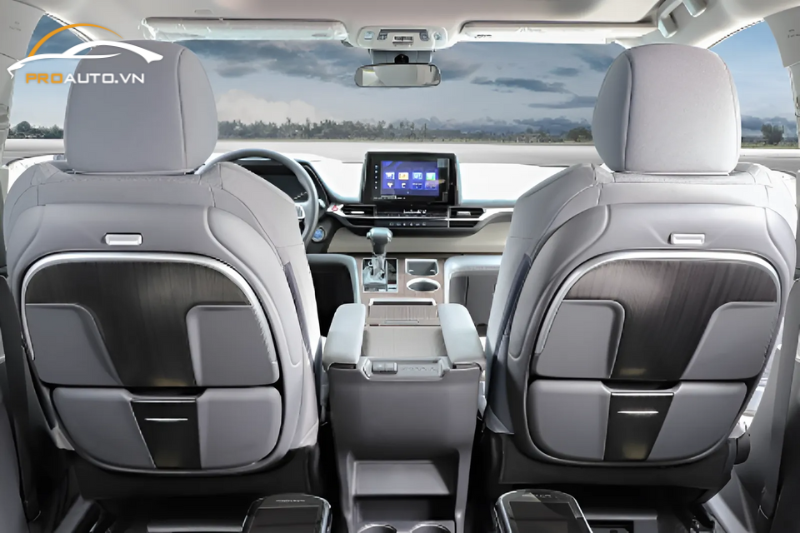 Bàn xếp Kia Carnival mang đến sự linh hoạt cho người dùng