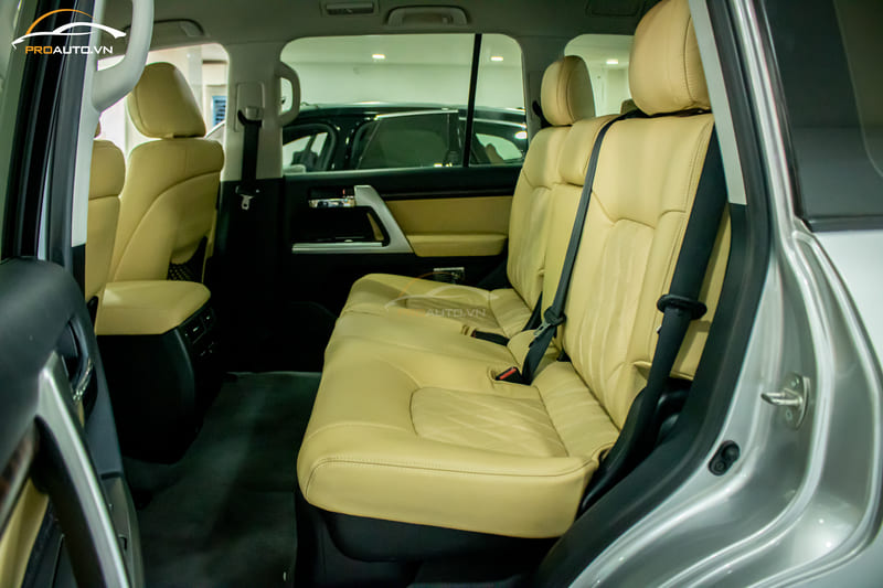 Bảng giá bọc ghế da ô tô Land Cruiser 2023
