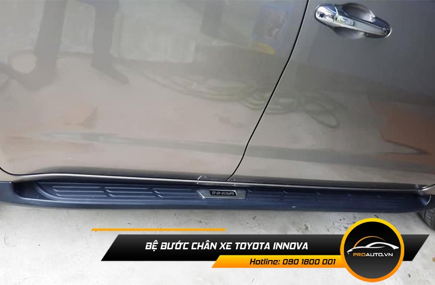 Bệ bước chân xe Toyota Innova