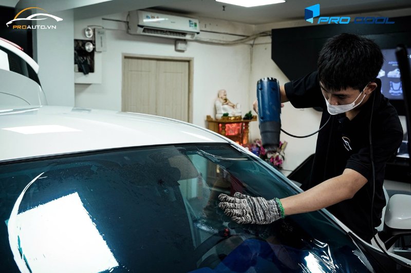 Bộ phân kỹ thuật dán phim cách nhiệt xe Kia Rondo tại PROAUTO.VN