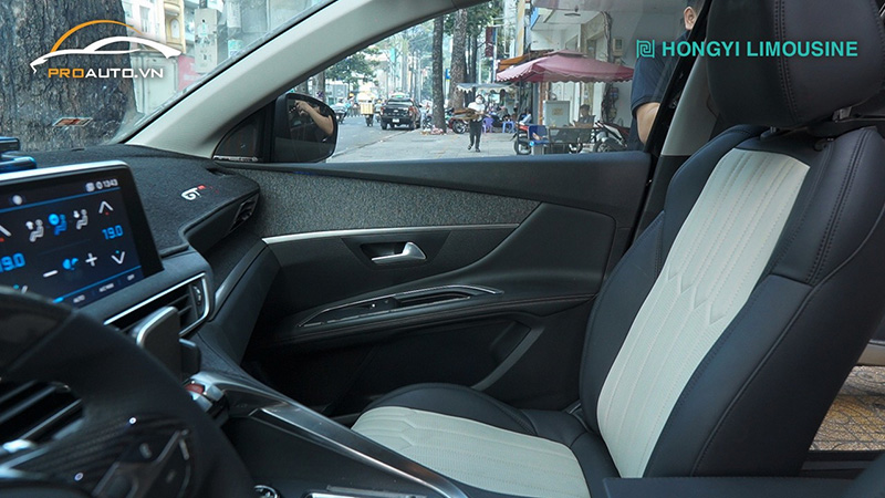 Bọc da các chi tiết cho xe Hyundai Custin