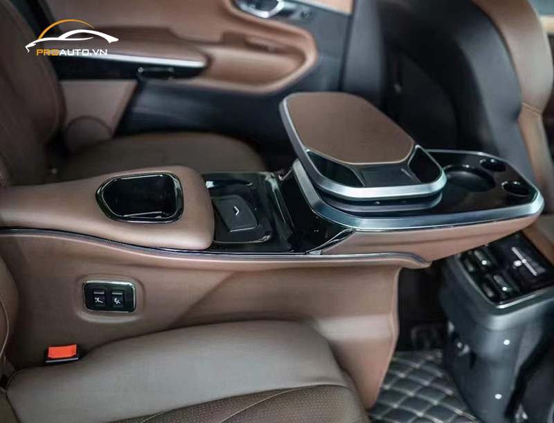 Bọc da con ngựa xe Hyundai Custin