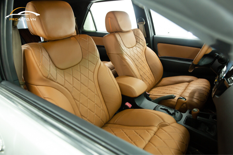 Bọc da cột A, B,C, D cho xe Toyota Fortuner